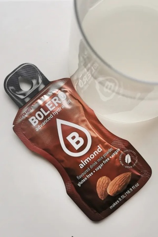 Bolero Instant Drink Sticks Almond 3g